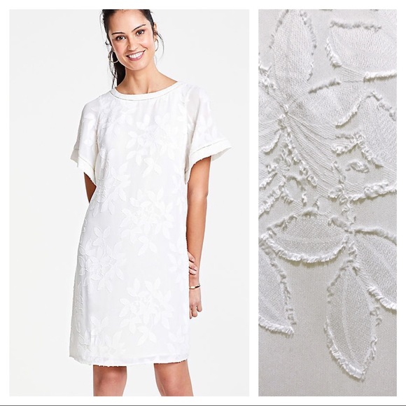 Anne Klein Dresses & Skirts - Anne Klein white flower dress